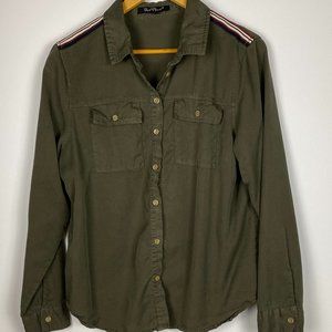 Velvet Heart LA buttonup shirt olive green with red white blue accents  Large